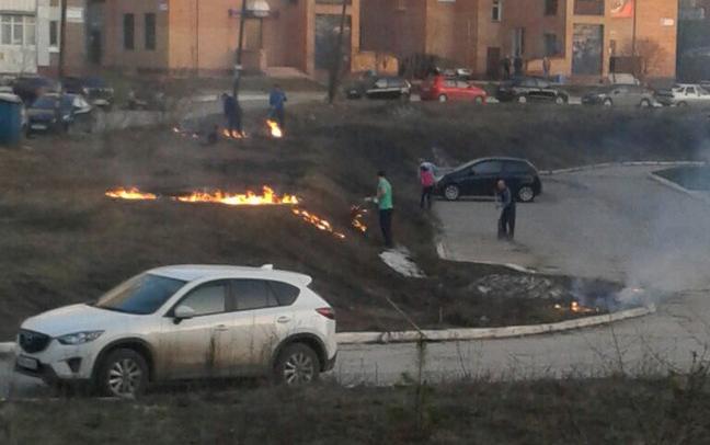 Чепчане жалуются на запах гари от сжигания мусора после субботников