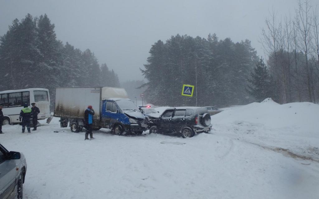 В Чепецке ищут очевидцев массовой аварии, произошедшей в сильный снегопад