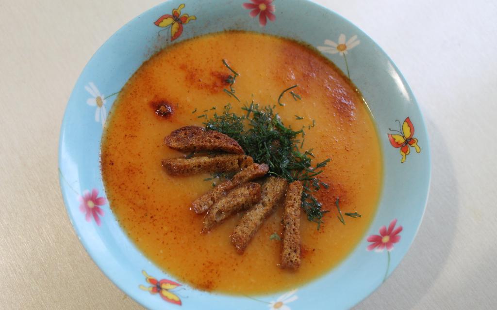 Готовим фигуру к лету: овощной суп-пюре из тыквы