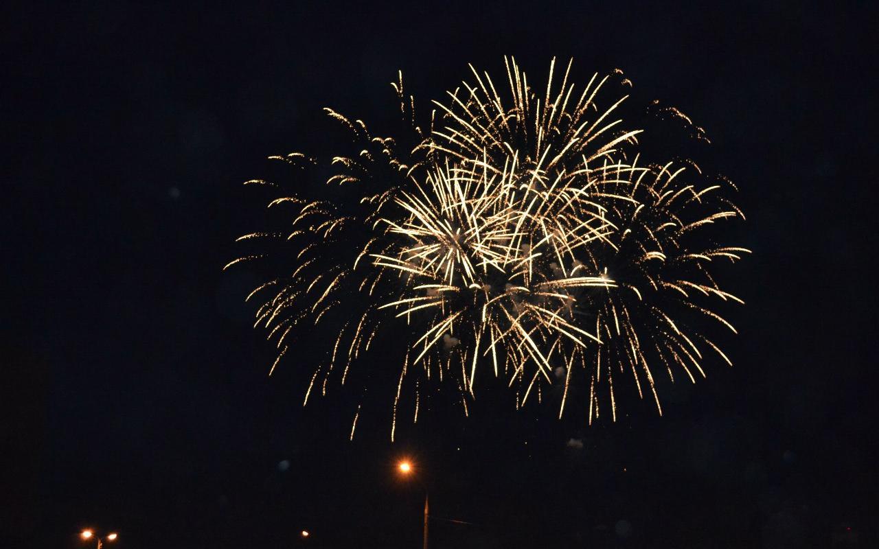 День химика в Чепецке: трансформеры с человеческий рост, концерт, фейерверк