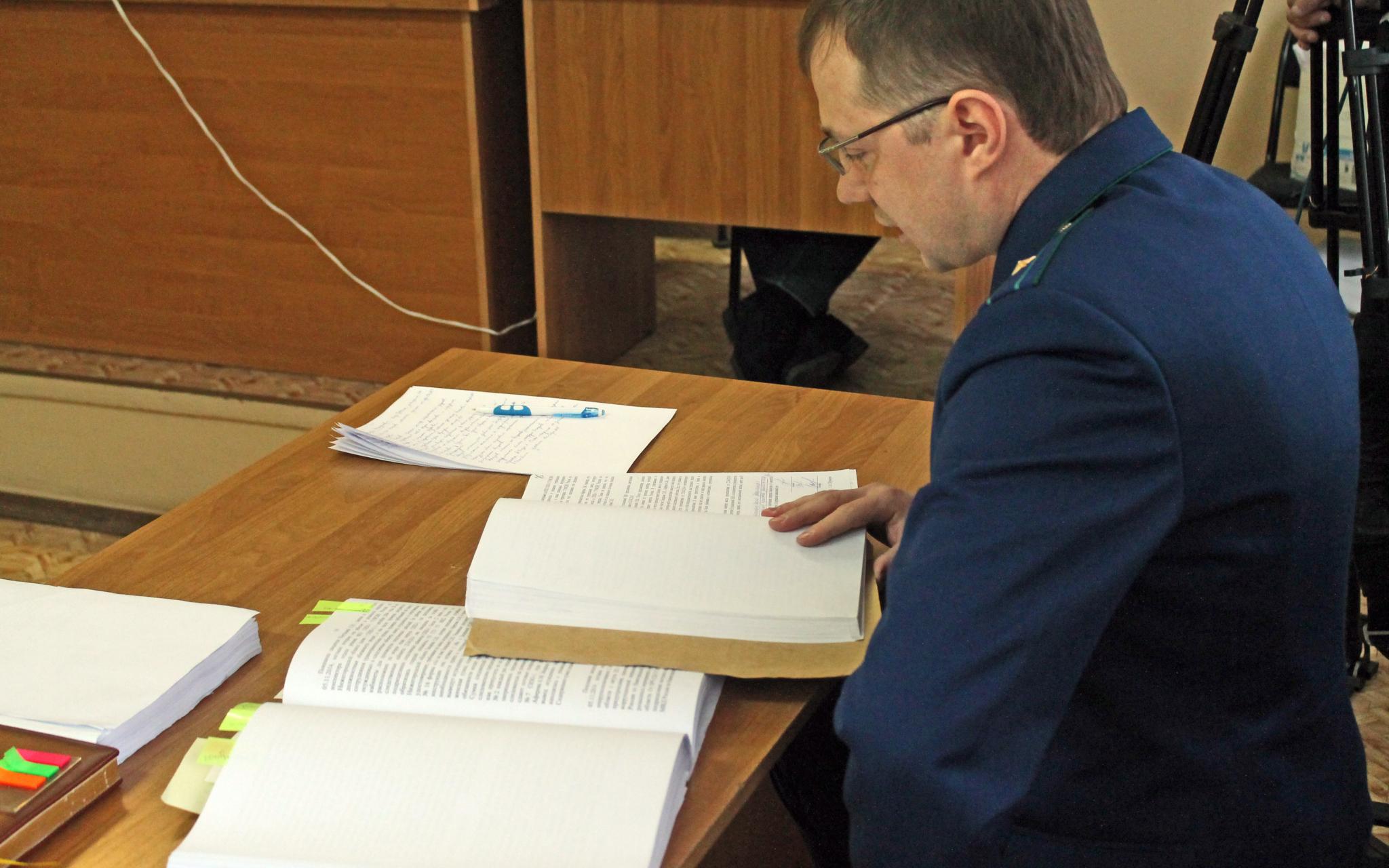 В Чепецке осудили мужчину, который ударил сотрудницу колонии ножом