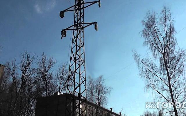 В Кирове парень получил сильные ожоги после падения на линию электропередач