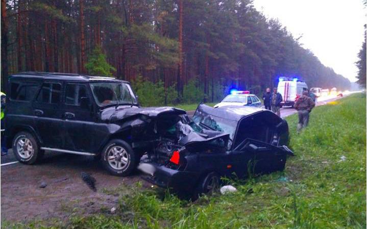 В Киров-Чепецке столкнулись "УАЗ" и легковушка