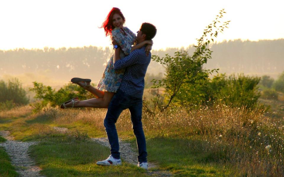 Гороскоп: у Львов - таинственные события, а у Скорпионов - романтика