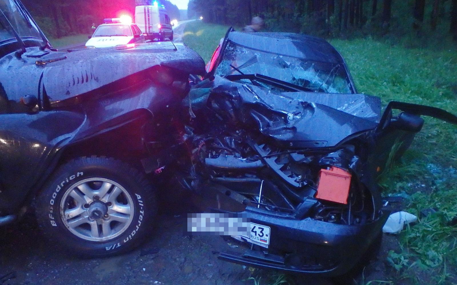 В Кирово-Чепецке столкнулись "УАЗ" и "Лада": подробная информация