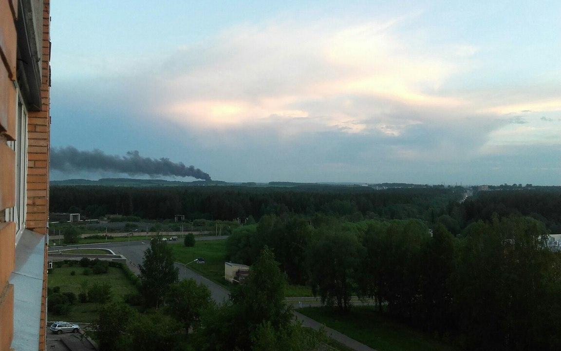 Столб черного дыма напугал жителей Чепецкого района