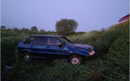 В Кирово-Чепецком районе авто улетело в кювет и перевернулось