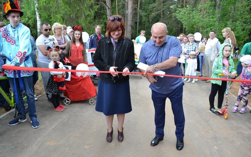 В День молодежи в парке Чепецка была открыта велопешеходная дорожка