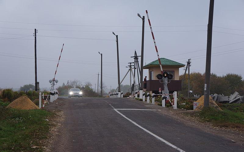 В Чепецком районе для авто перекрыли движение по железнодорожному переезду