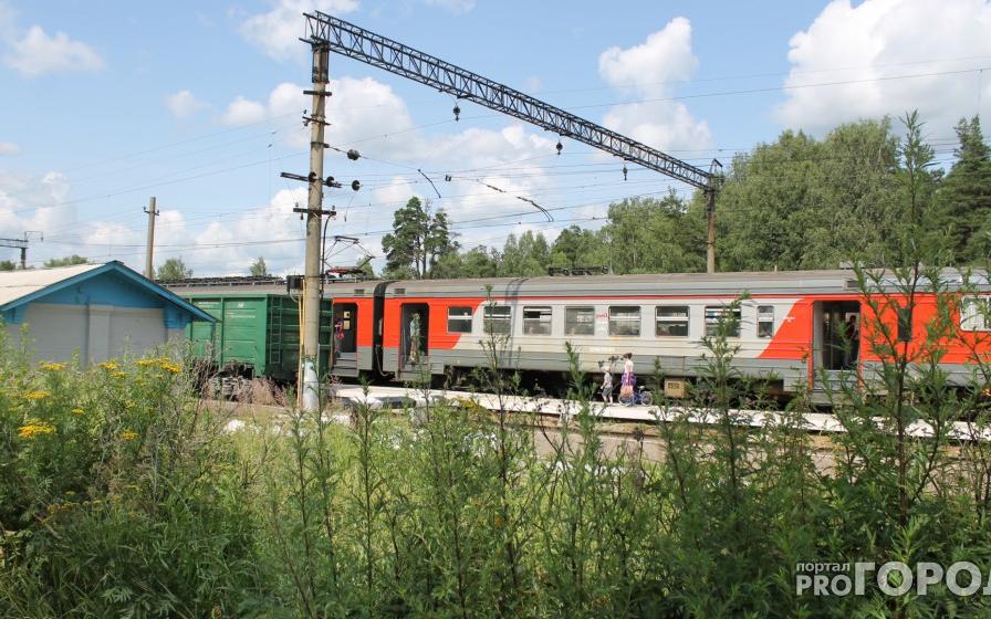 В Кировской области электричка сбила 14-летнего подростка с мотоциклом