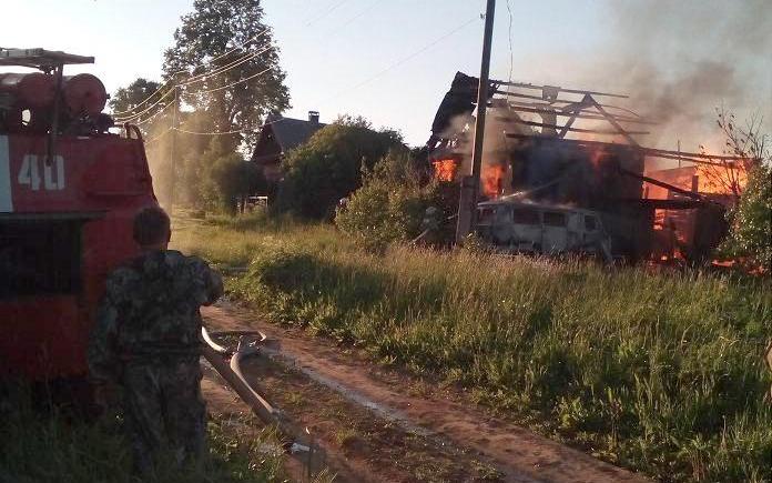 В Кирово-Чепецке от раскаленной кочерги загорелись дом и баня
