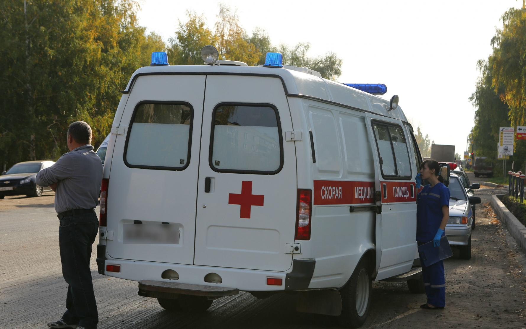 На трассе Киров - Кирово-Чепецк опрокинулся легковой автомобиль