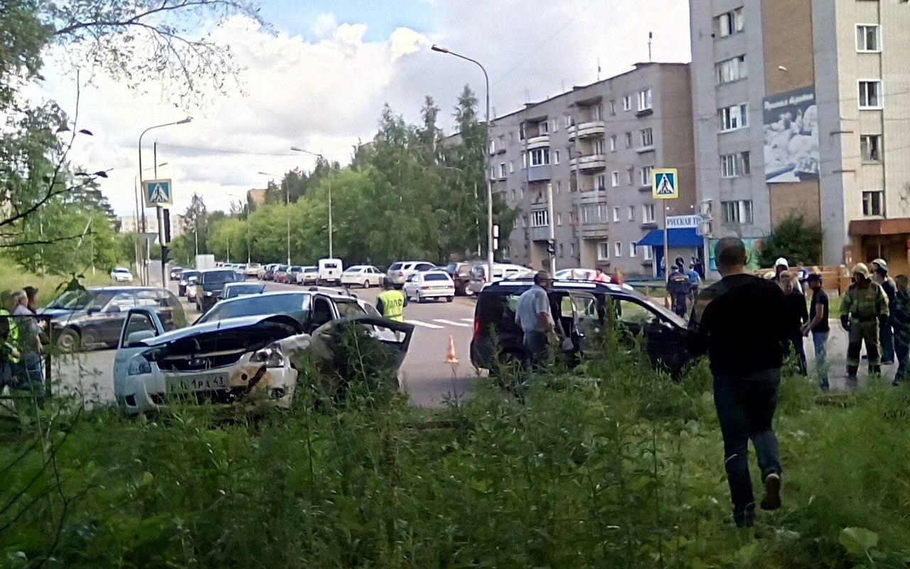 Приятель пострадавшего в ДТП на Ленина водителя ищет очевидцев аварии