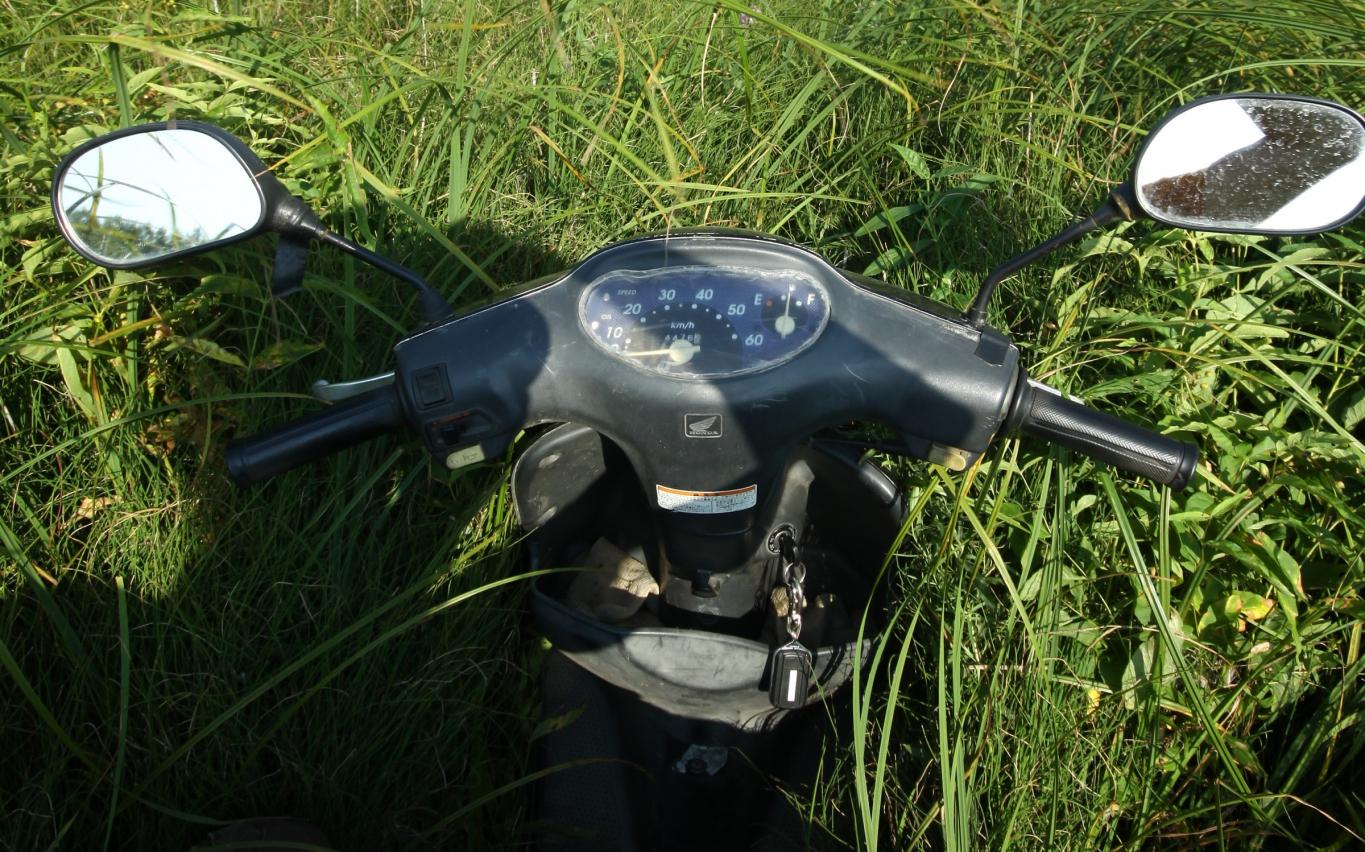 В Кировской области пьяная женщина на мотоцикле наехала на пешехода