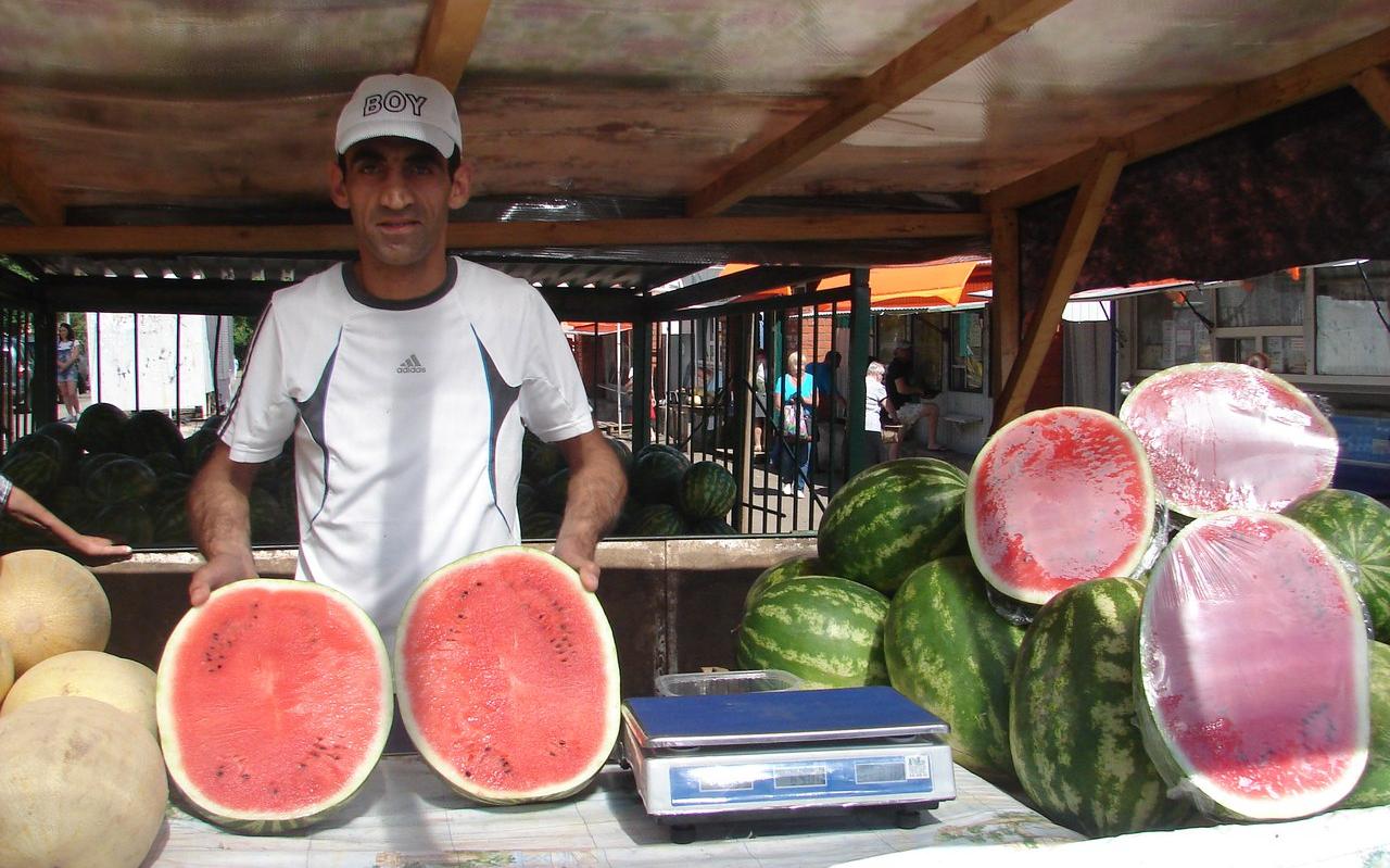 Продавец арбузов в Чепецке: о высоких ценах на рынке, правильном выборе и нарушениях