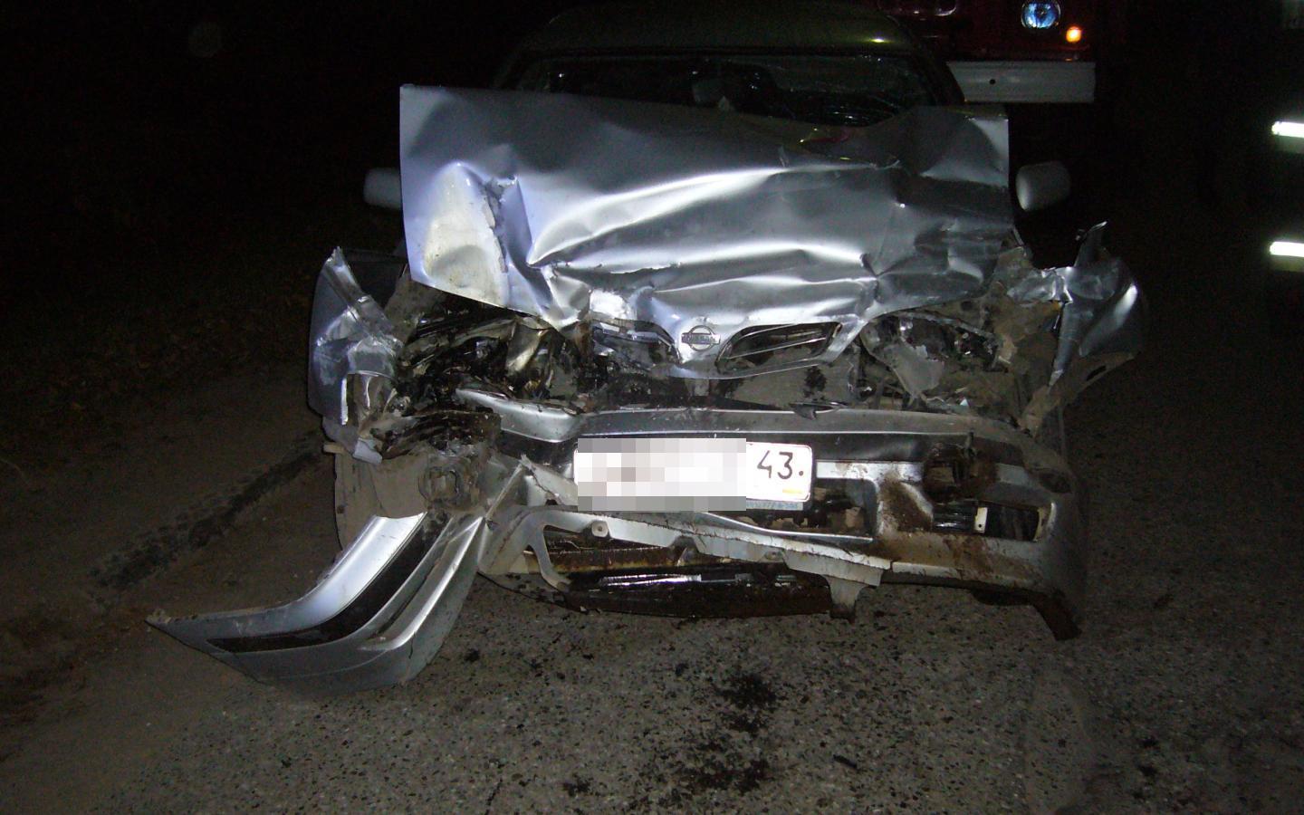 В Чепецке автобус выехал на встречку и врезался в иномарку