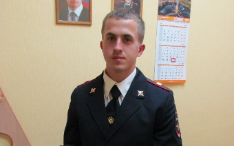 Наградили полицейского, спасшего женщину из горящего дома в Чепецке