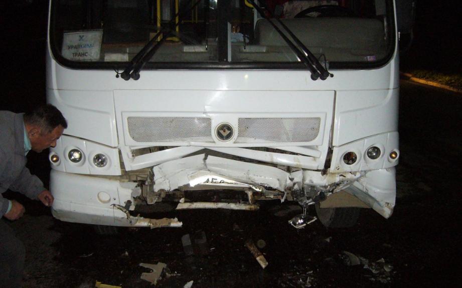 В Чепецке автобус врезался в иномарку: появились новые подробности ДТП