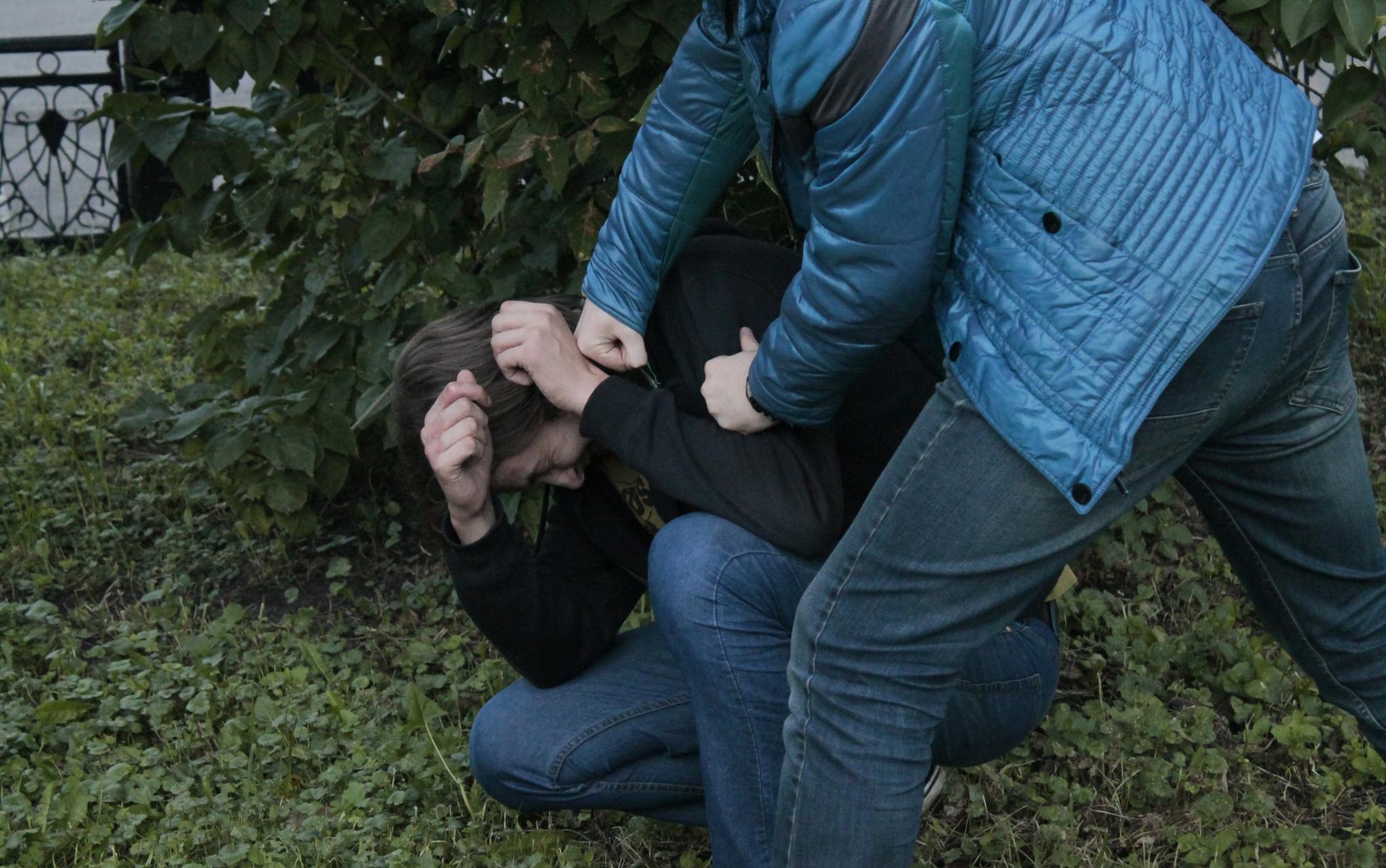 Житель Чепецка избил кировчанина и украл у него золотое кольцо