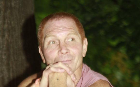 Сирота из Кирова, который остался без жилья, ищет сестру