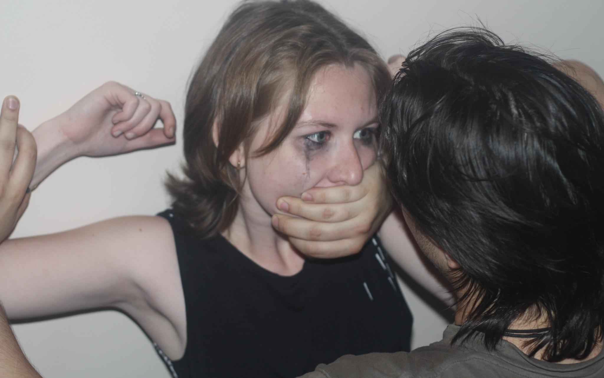 Житель Кирова сначала преследовал свою бывшую, а потом похитил ее