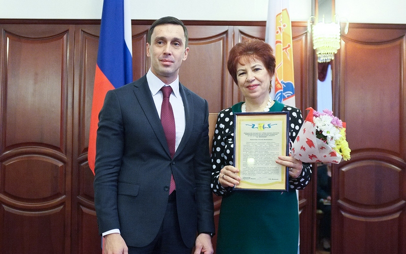 Четыре педагога из Чепецка стали лучшими в области