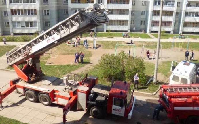 Во время пожара из многоэтажки эвакуировали 25 чепчан