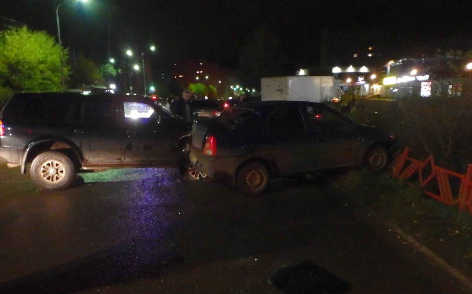 В Чепецке произошло тройное ДТП: в аварии пострадал один человек