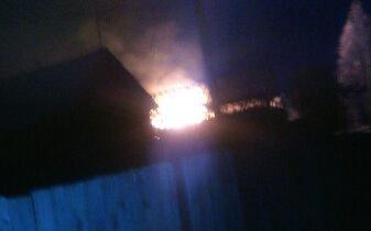 В Чепецком районе сгорел жилой дом: на месте работали 20 спасателей