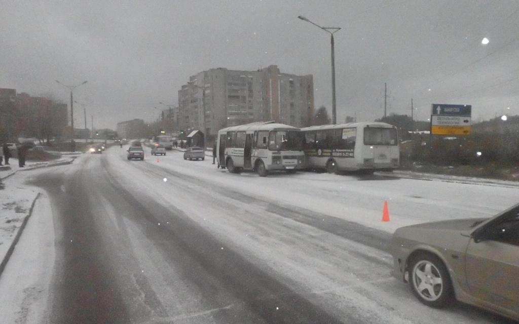 Из-за столкновения ПАЗиков в Чепецке четыре человека госпитализированы