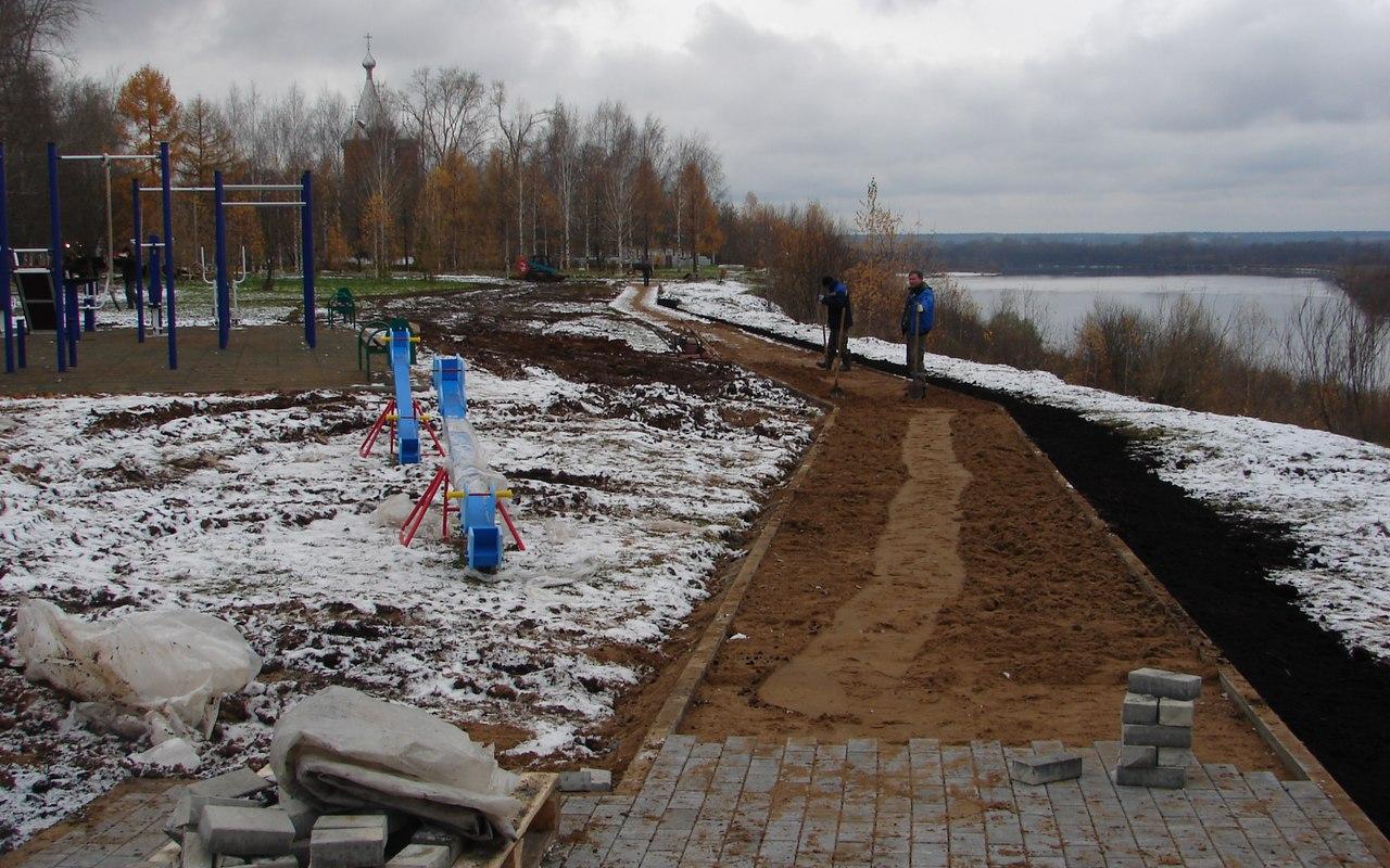 Фоторепортаж: в Чепецке полным ходом идет благоустройство набережной