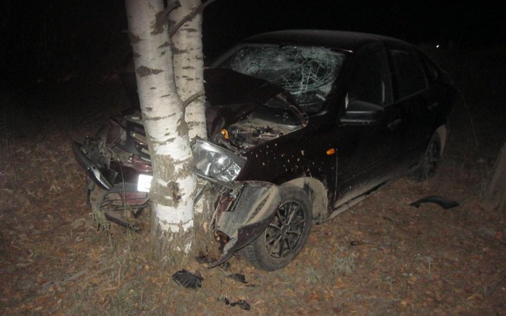 В Фаленках подросток угнал новую машину отца и с друзьями попал в ДТП