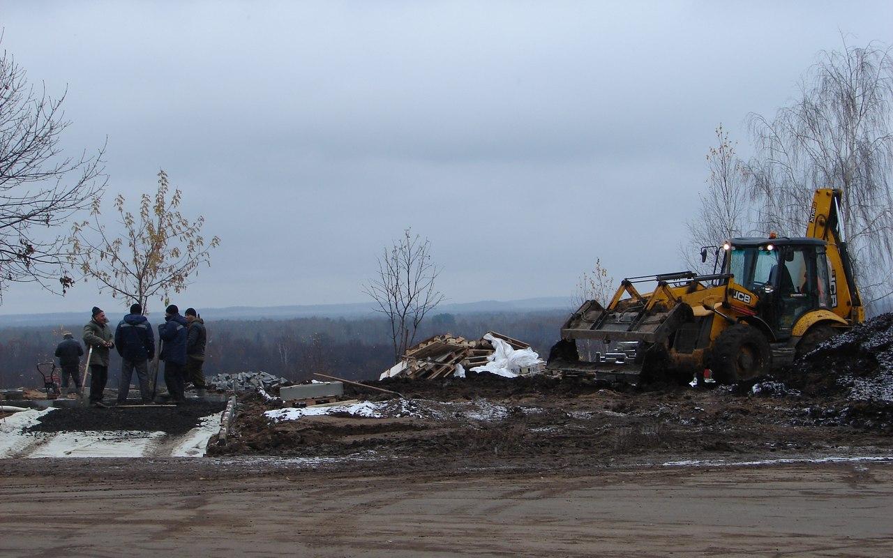 Подрядчик не успевает закончить работы на Вятской набережной