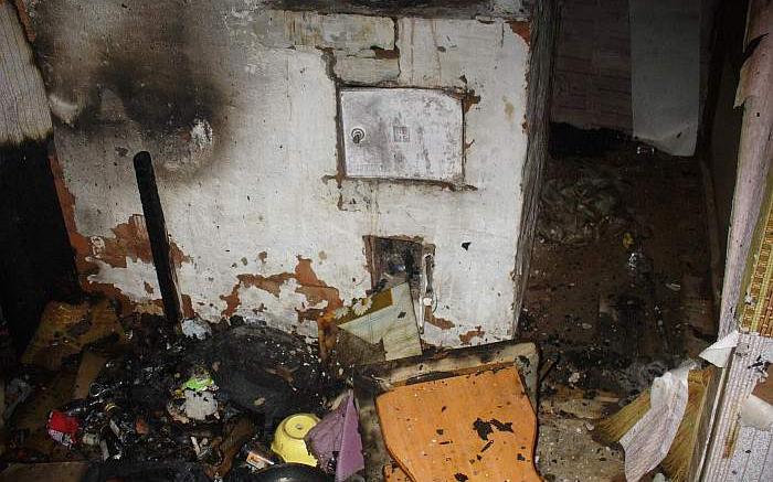 13-летняя пироманка подожгла свой дом в Омутнинске