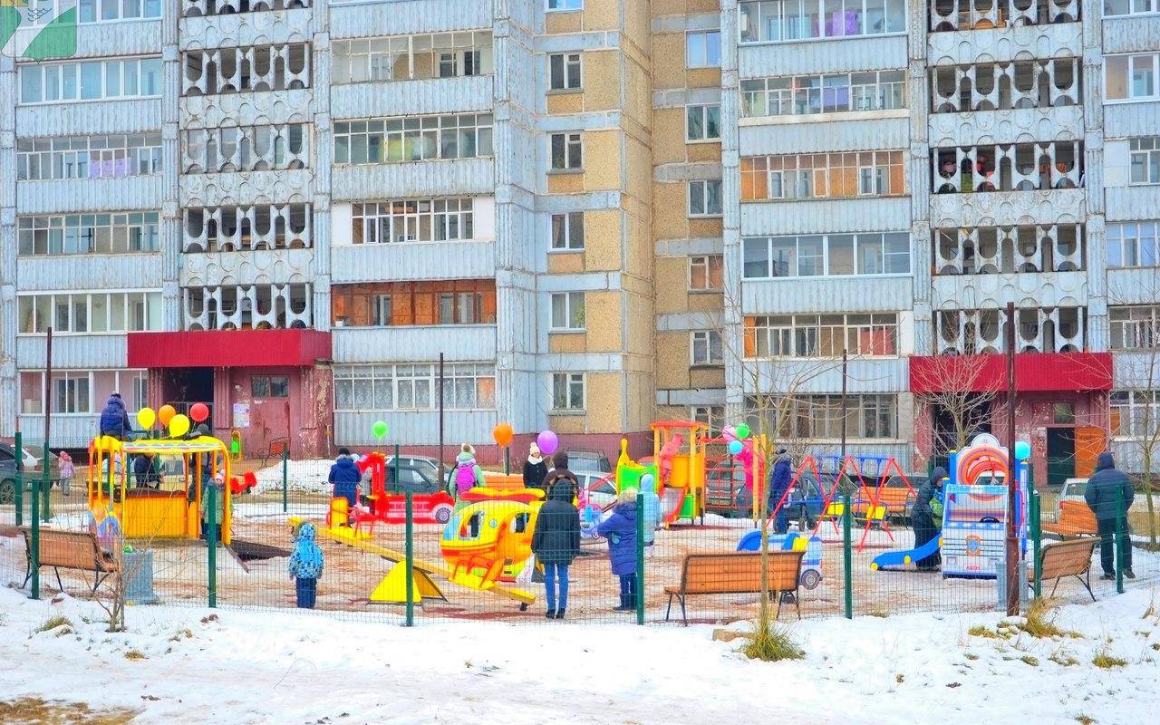 В Кирово-Чепецке состоялось открытие новой детской площадки
