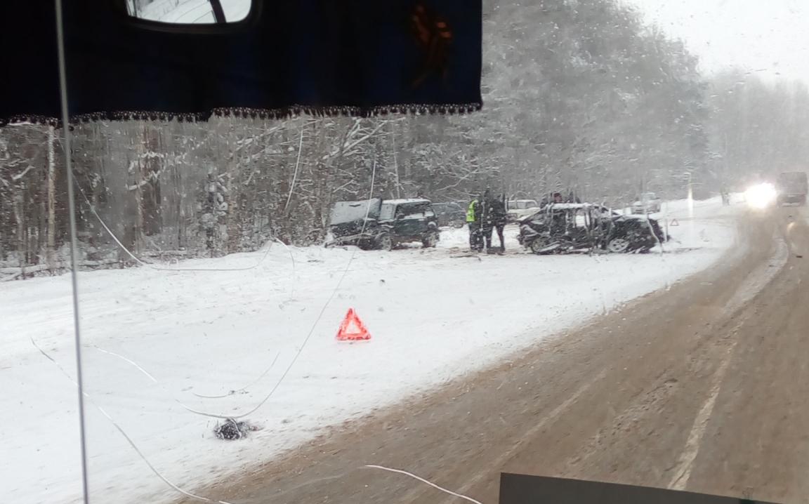 Пять человек госпитализировали после утреннего ДТП в Чепецком районе