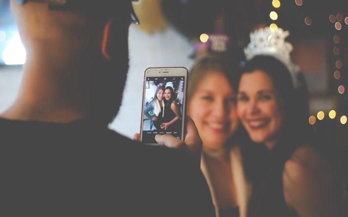 Гороскоп: у Водолеев - встречи с друзьями, а у Козерогов - разлад с любимыми