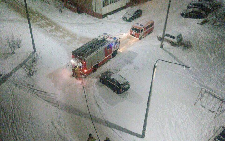 На улице Победы загорелась квартира в высотке: в огне пострадала женщина