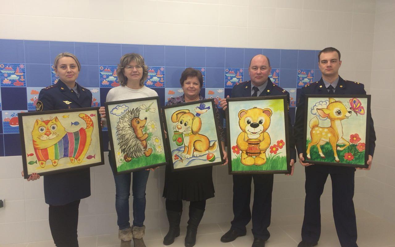 Осужденные нарисовали для чепецкой поликлиники картины
