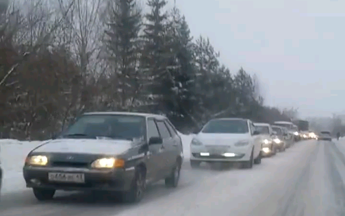 Видео: из-за аварии на ПМК чепчане простояли в многокилометровой пробке