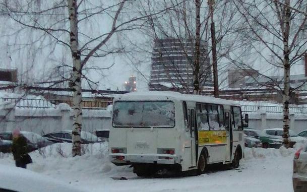 Сhevrolet NIVA столкнулась с автобусом в Чепецке