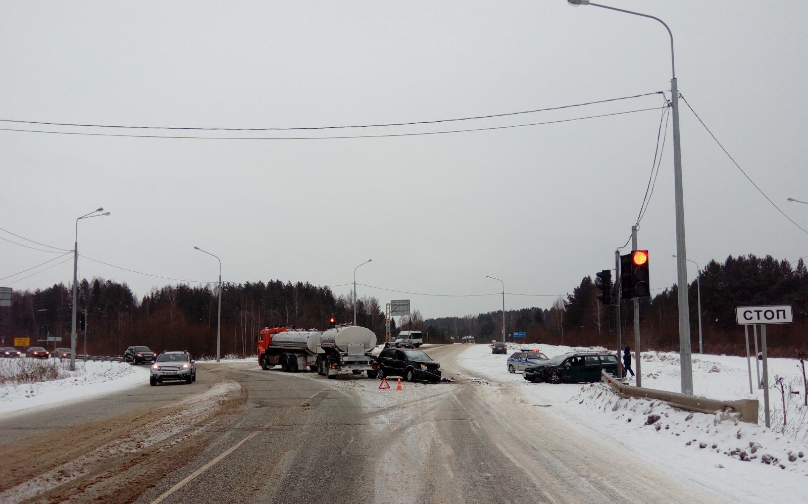 В ДТП в Кирово-Чепецком районе пострадали 4 человека