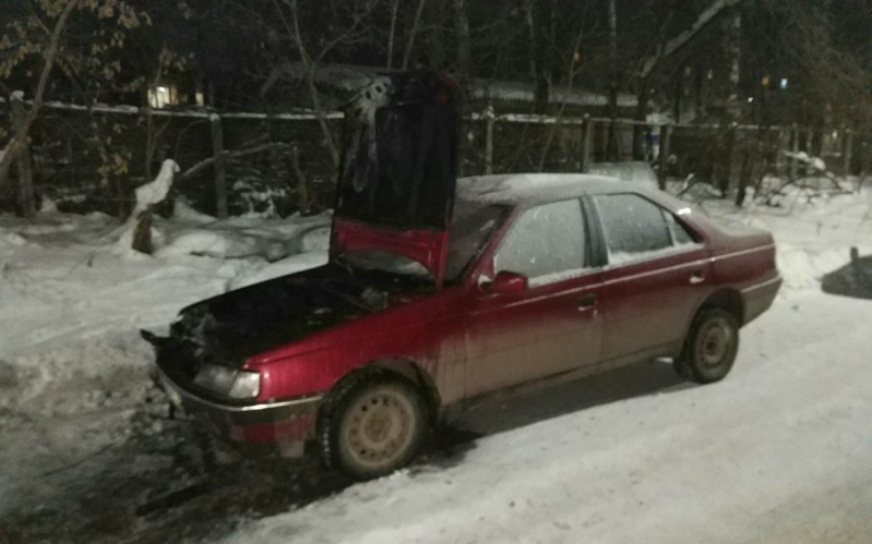 В Кирово-Чепецке подожгли машину