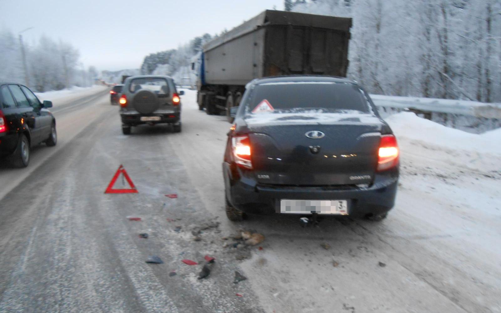 В Чепецке женщина-водитель спровоцировала массовую аварию