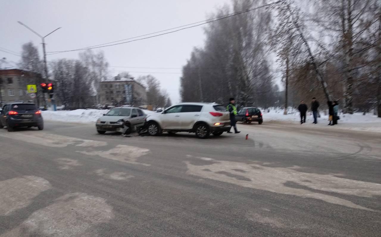 У участников ДТП на Мира возникли противоречия: владельцы авто ищут очевидцев аварии