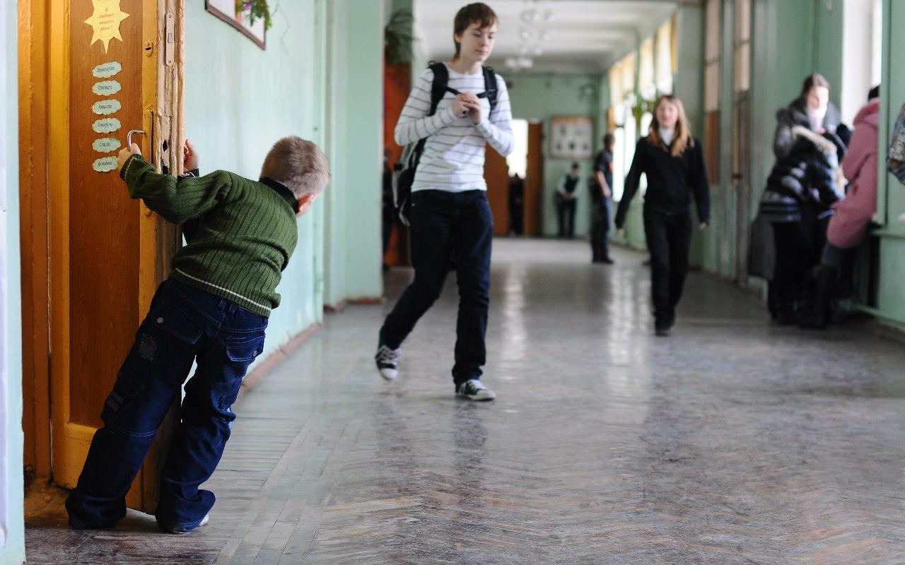 Чепчанка: «Дети в школе № 6 вынуждены сидеть на уроках в куртках»