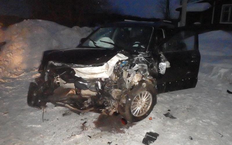 В ДТП Чепецком районе из-за отпавшего у КамАЗа колеса пострадали 4 человека