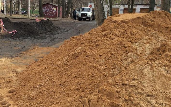 В Чепецке мужчина КамАЗами воровал песок с берега реки