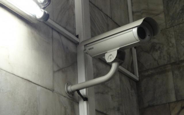 Осудили чепчанина, который подглядывал за обнаженными коллегами