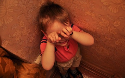 В Кирово-Чепецке отец избивал трехлетнего сына